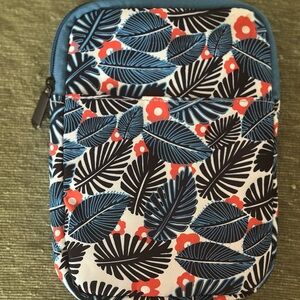 Floral Leaf Print Pouch